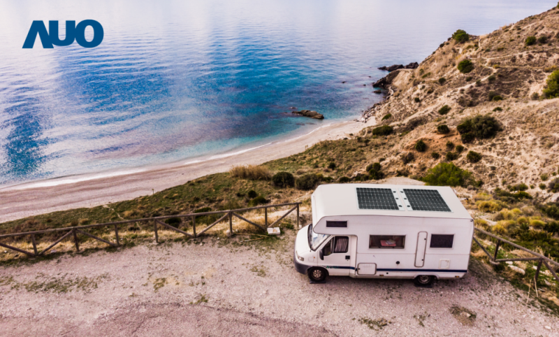 「可撓輕量化太陽光電板SunCurva」使用輕量特殊耐候型複合板取代傳統太陽能板的玻璃前板，不僅降低70%重量，每米平方僅3Kg；具有抗衝擊性能及通過電磁相容性測試，可應用於交通運輸工具，如露營車、遊艇等